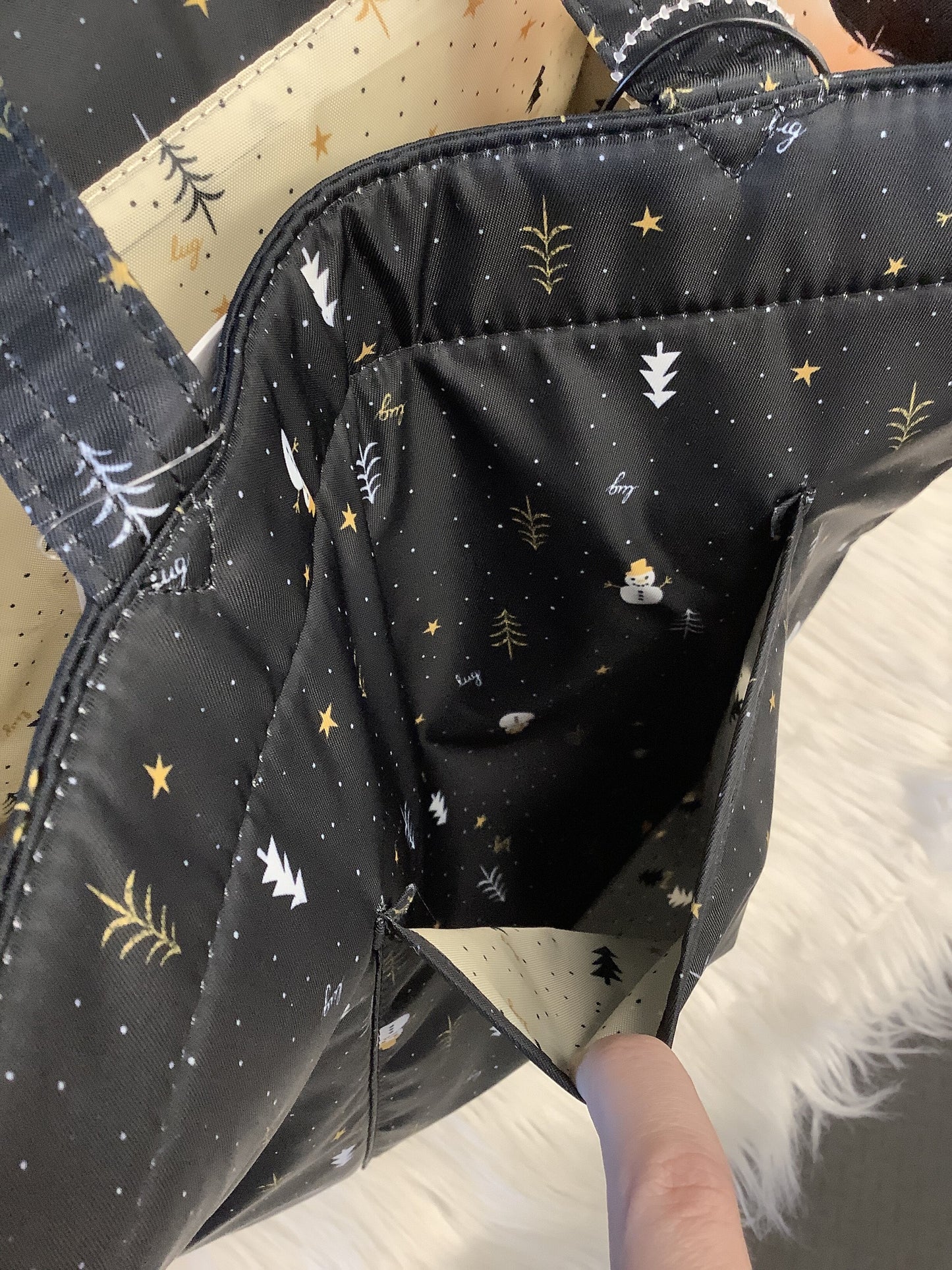 Tote By Clothes Mentor Size: Medium