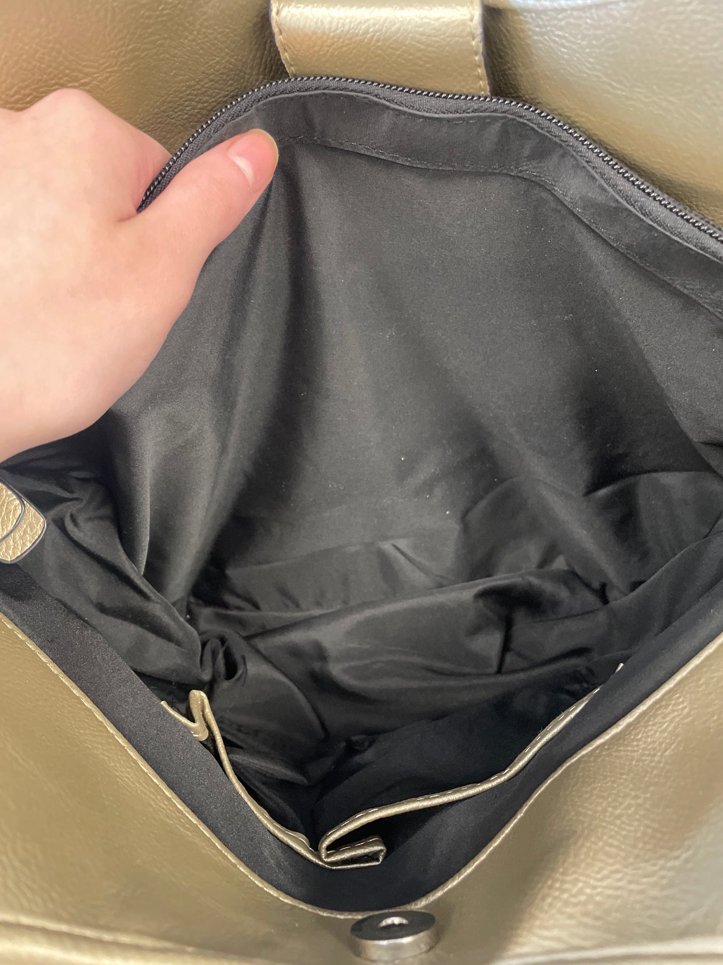 Handbag By Nine And Company, Size: Medium