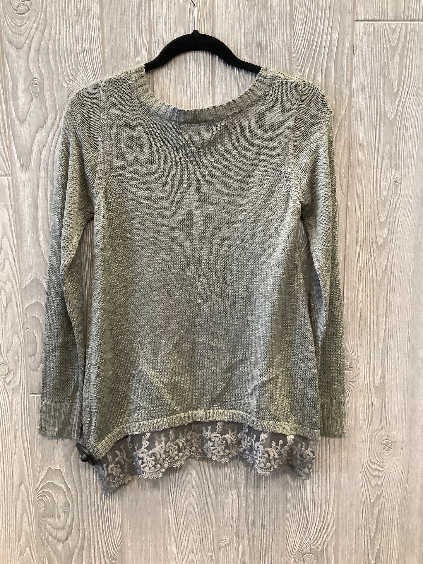 Top Long Sleeve By Clothes Mentor In Grey, Size: S