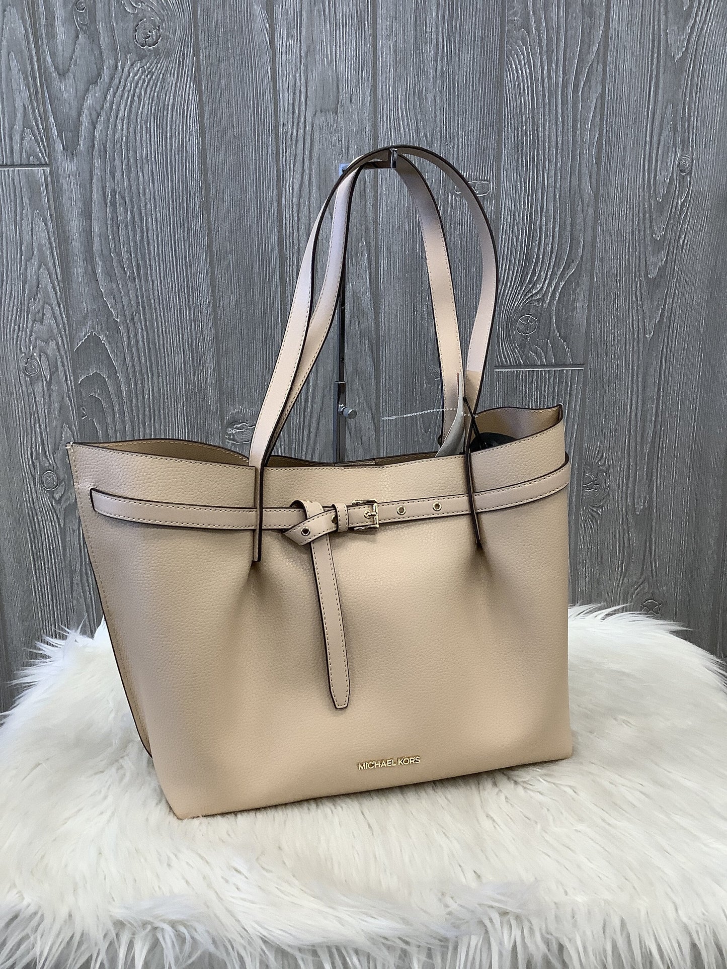 Handbag Designer By Michael Kors Size: Medium