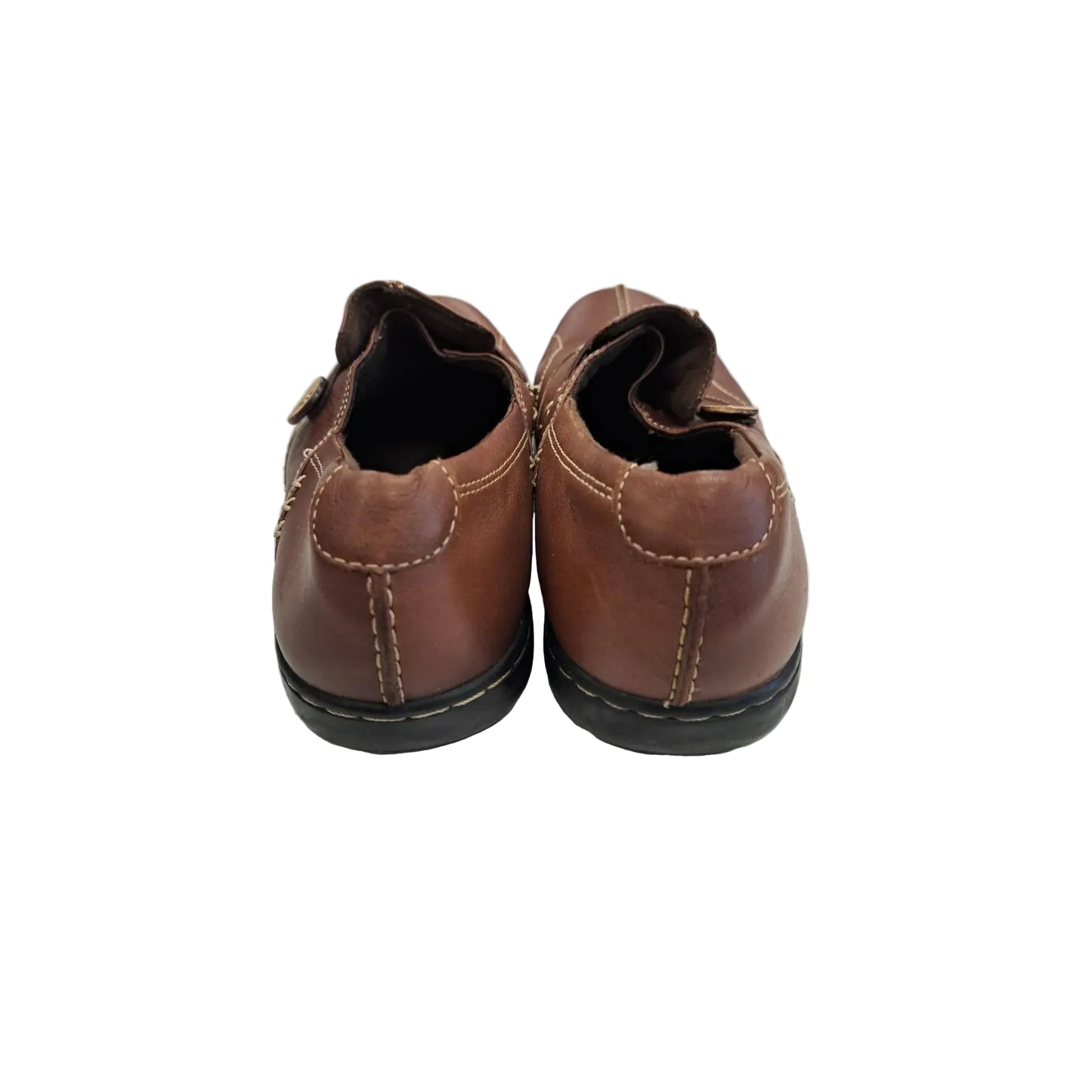 Shoes Flats By Clarks In Brown, Size: 10