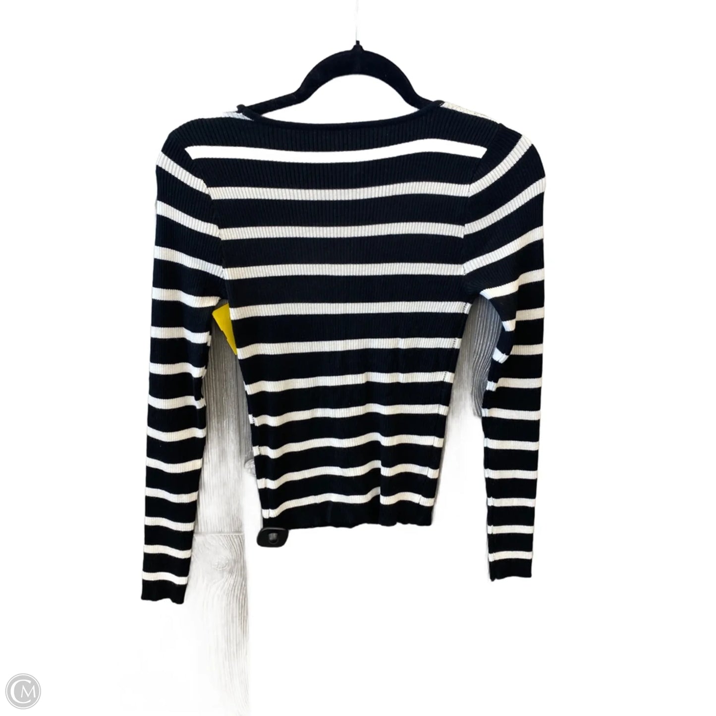 Top Long Sleeve By Clothes Mentor In Striped Pattern, Size: M