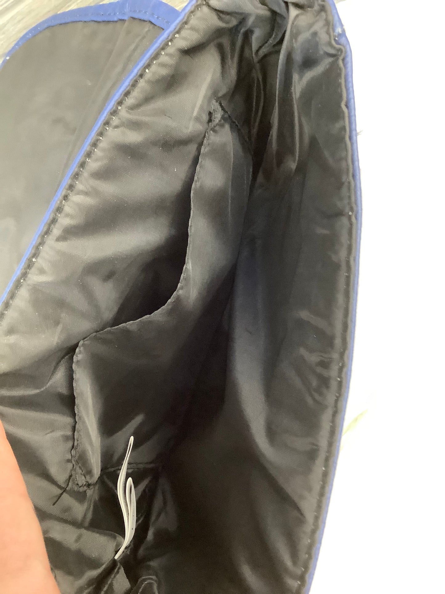 Handbag By Clothes Mentor Size: Medium