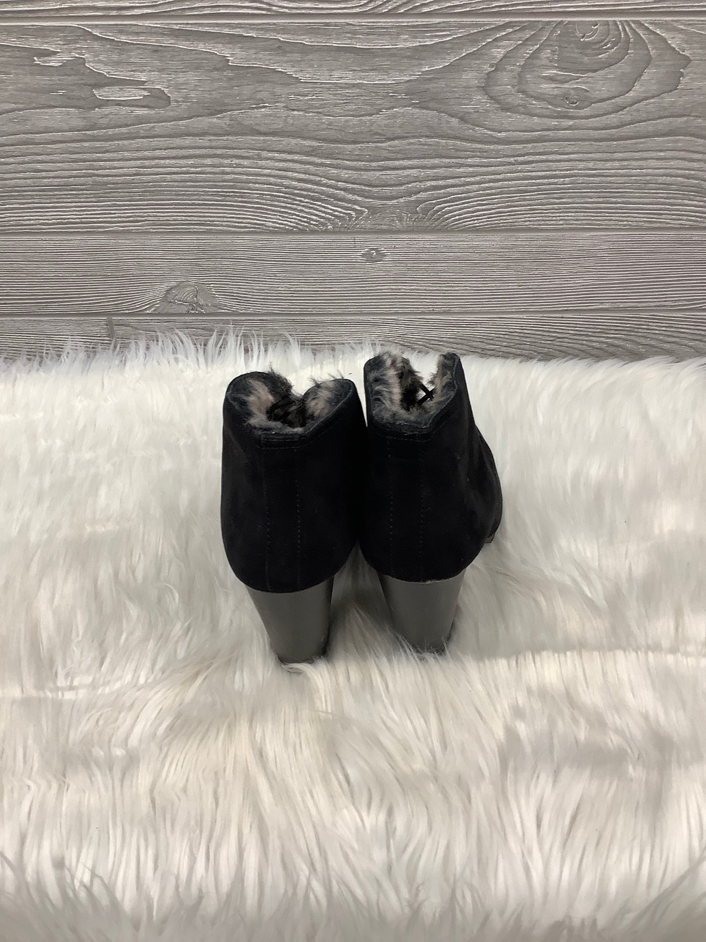 Boots Ankle Heels By Clothes Mentor In Black, Size: 9.5