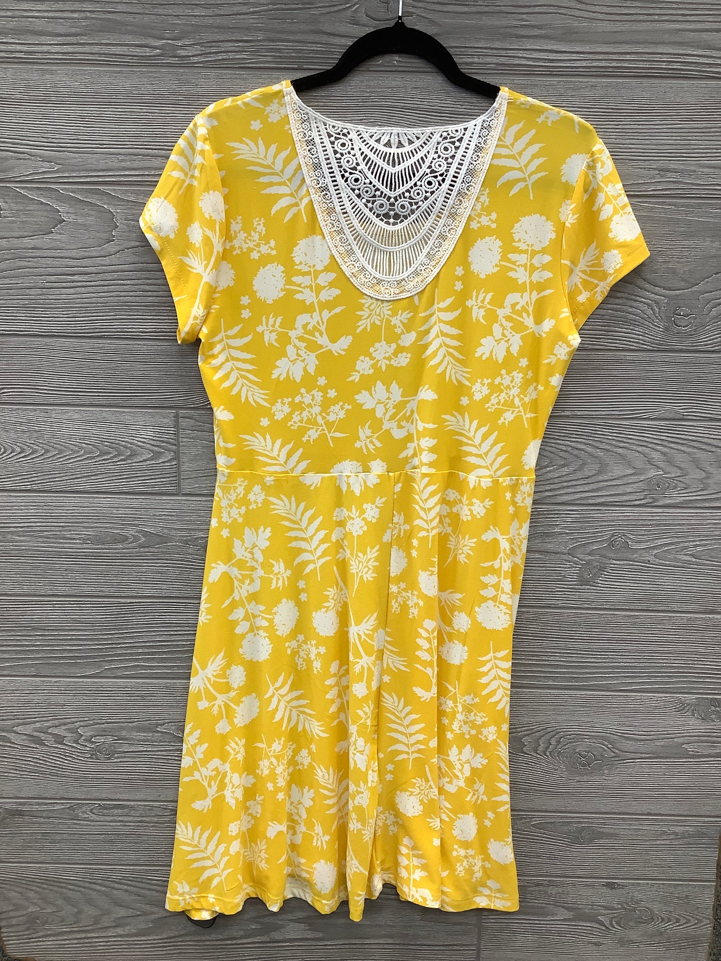 Dress Casual Short By Bobbie Brooks In Yellow, Size: S