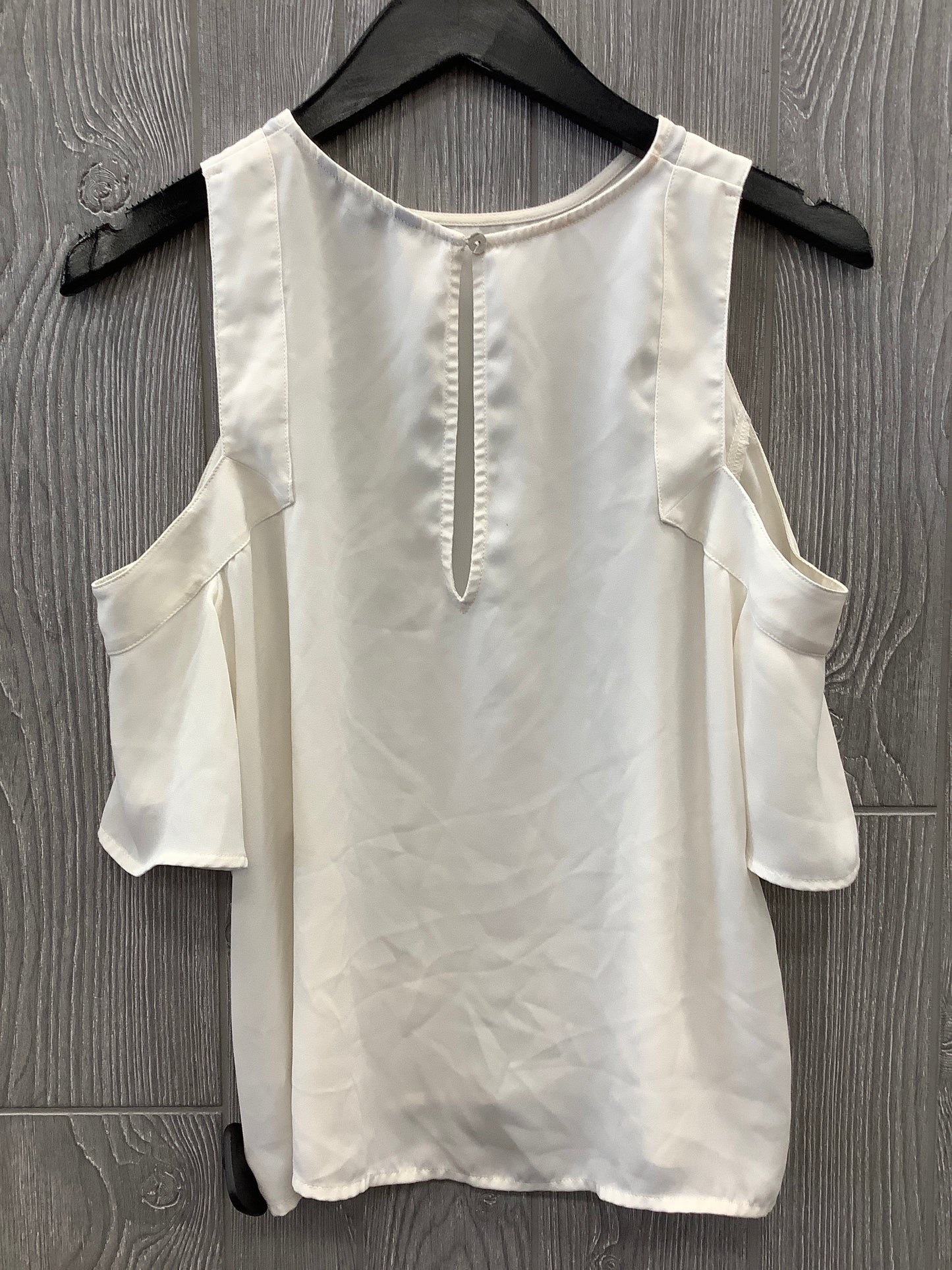 Top Short Sleeve By Express Size: S