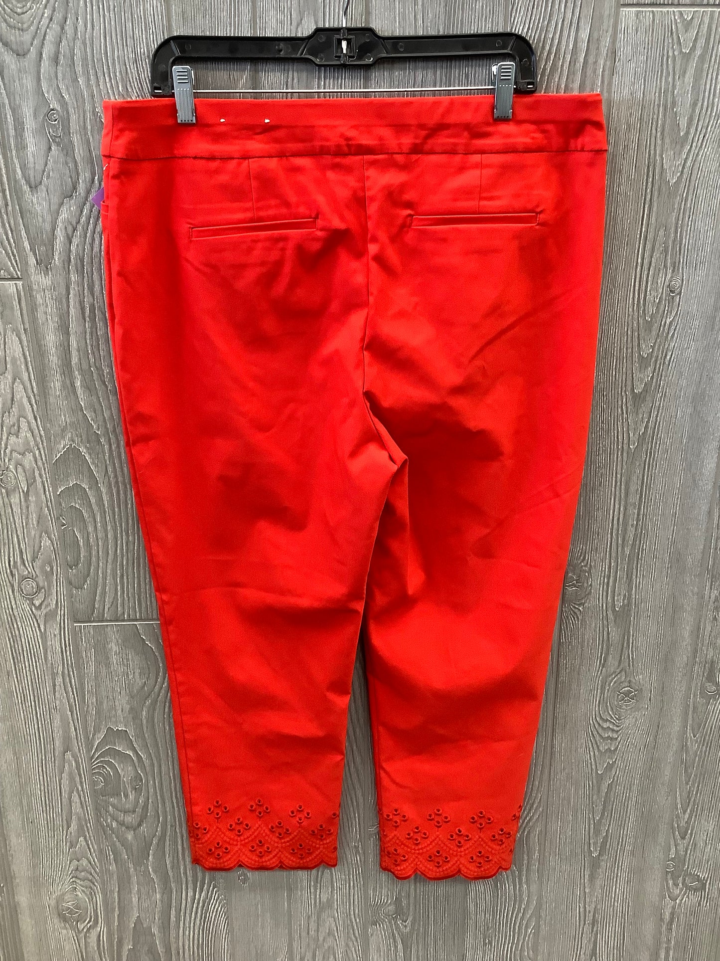 Red Capris Chicos, Size 14