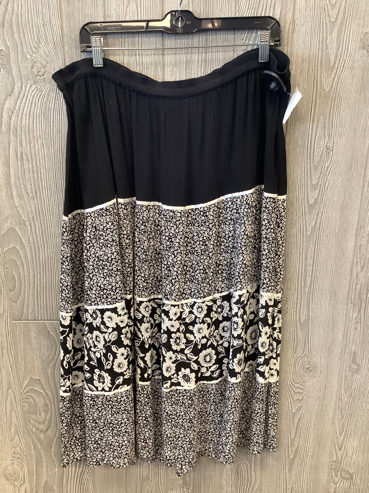 Black & White Skirt Midi Cathy Daniels, Size 18