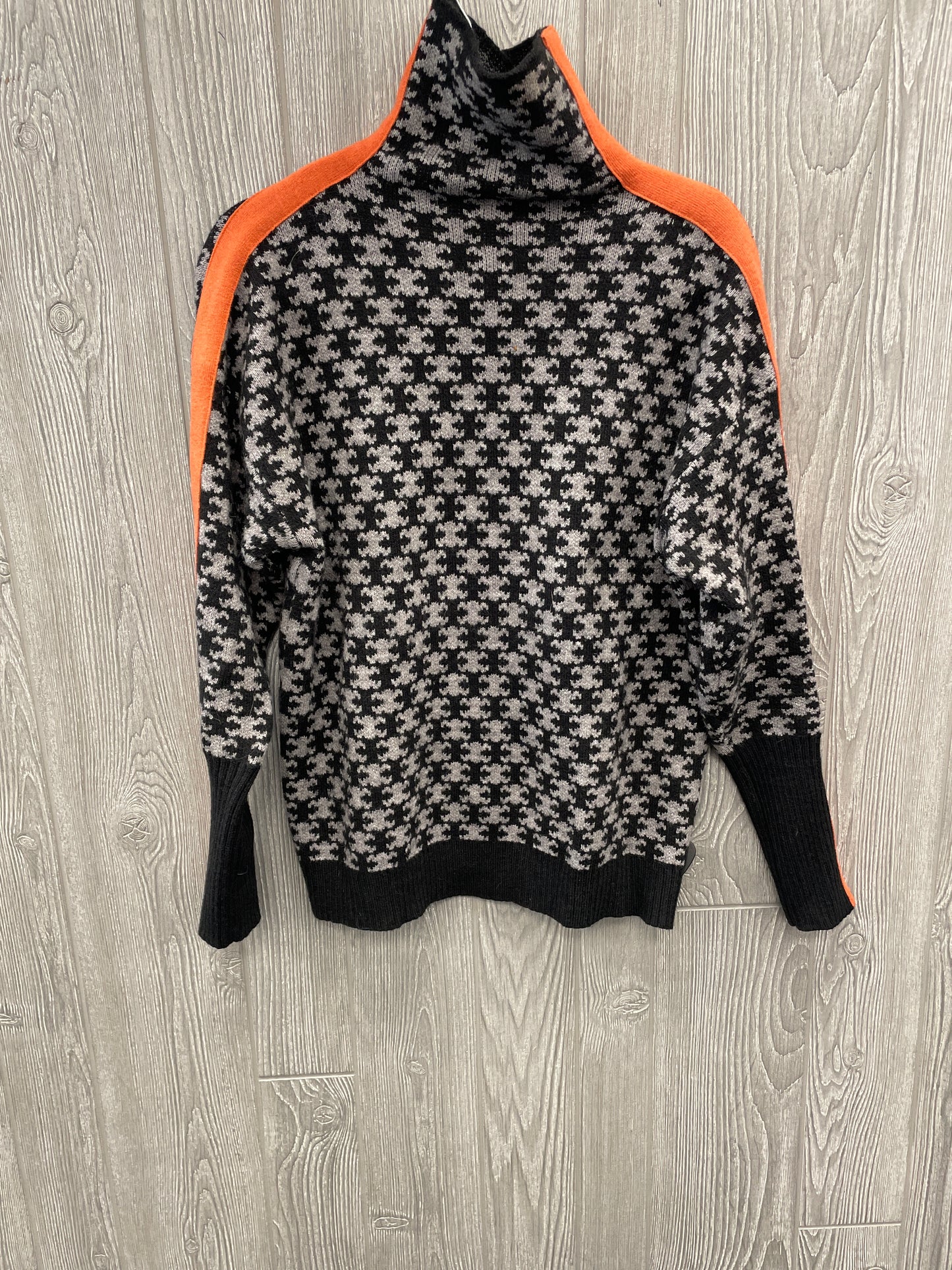 Sweater By Clothes Mentor In Black & Grey, Size: Xs