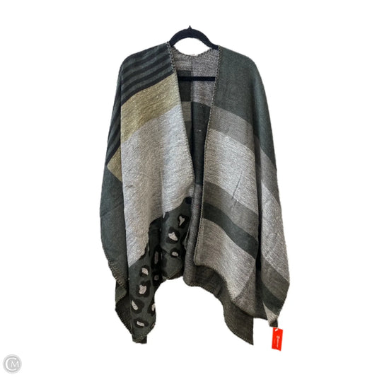 Shawl By Clothes Mentor In Grey, Size: Osfm