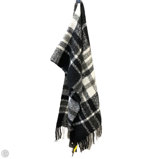 Scarf Winter By Cmf In Black & White