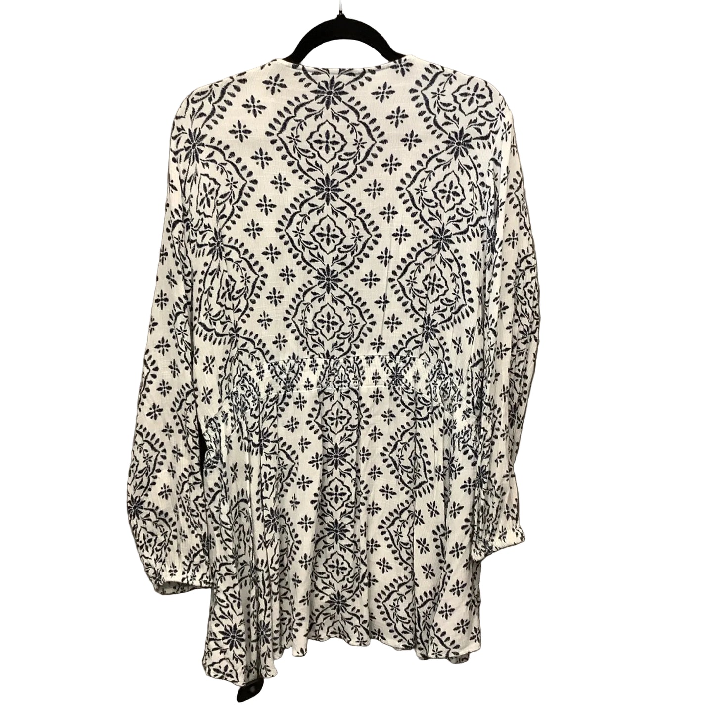 Top Long Sleeve By Lane Bryant In White, Size: 1x