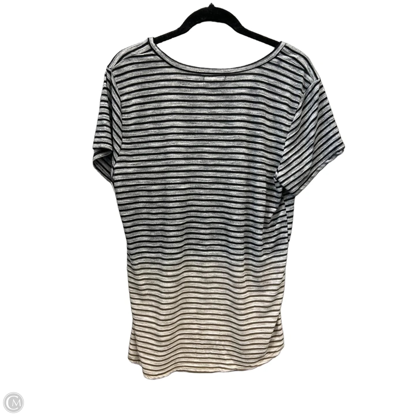 Top Short Sleeve By Maurices In Grey, Size: Xl