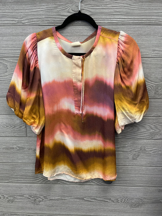 Top Short Sleeve By Clothes Mentor In Multi-colored, Size: M