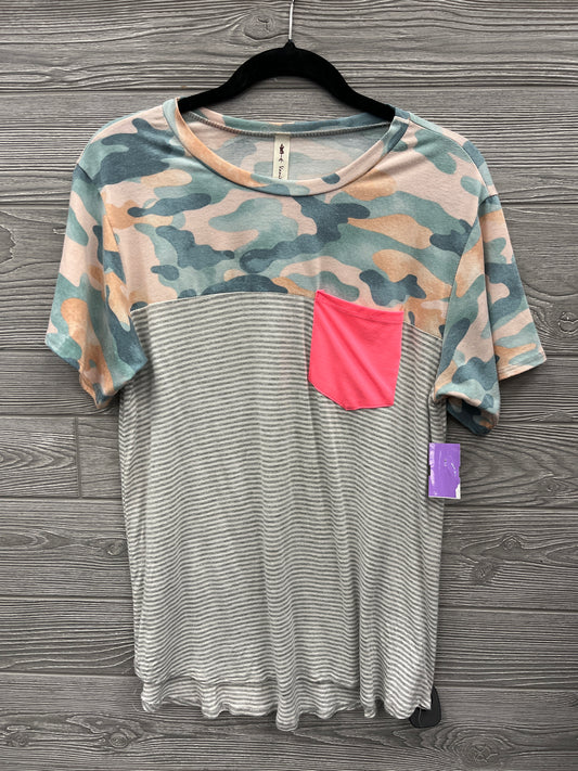 Top Short Sleeve By Vanilla Bay In Camouflage Print, Size: M