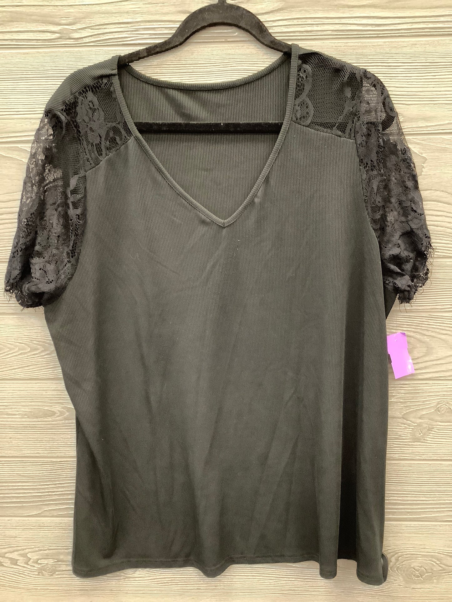 Top Short Sleeve By Shein In Black, Size: 3x