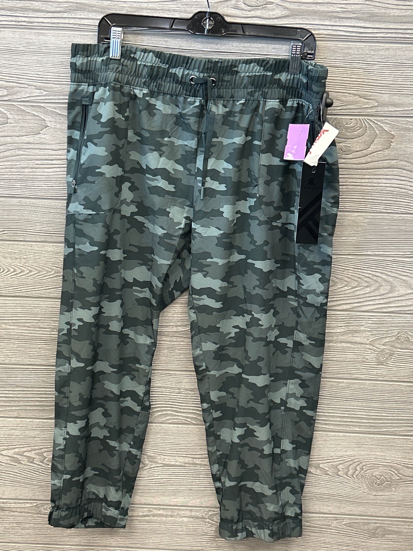 Athletic Pants By Kyodan In Camouflage Print, Size: Xl