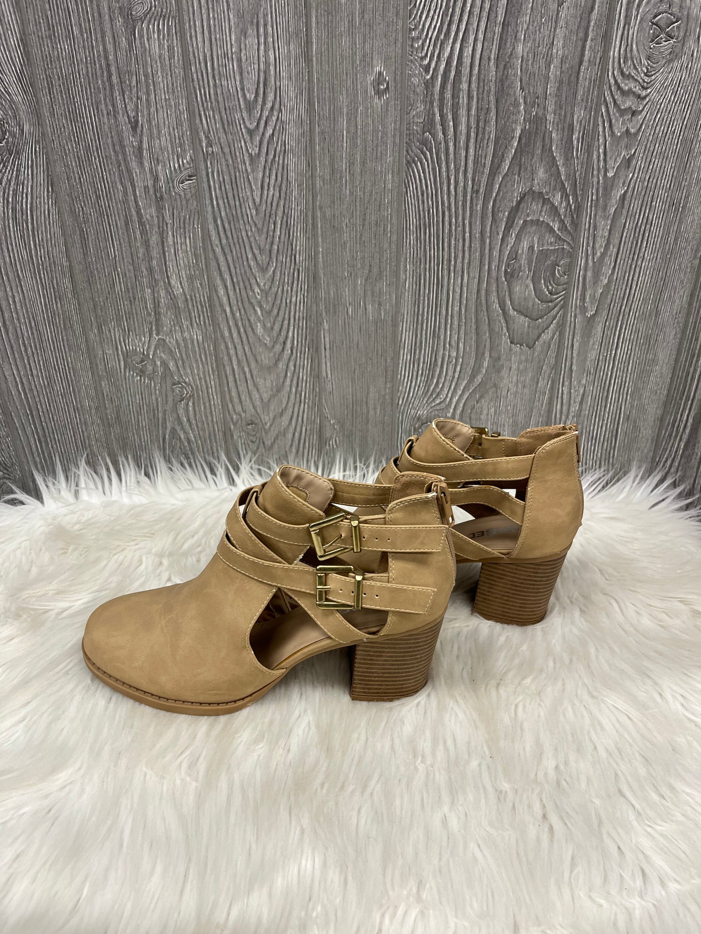 Shoes Heels Platform By Clothes Mentor In Tan, Size: 11.5