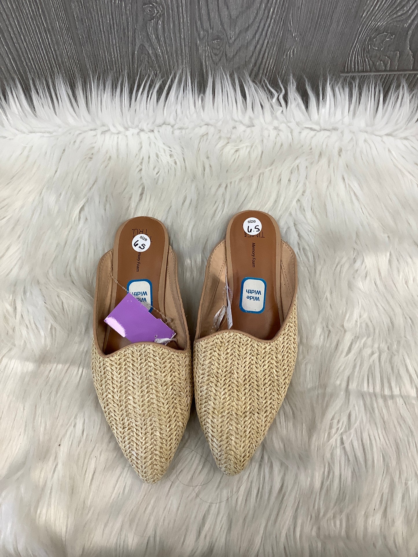 Sandals Flats By Time And Tru In Tan, Size: 6.5