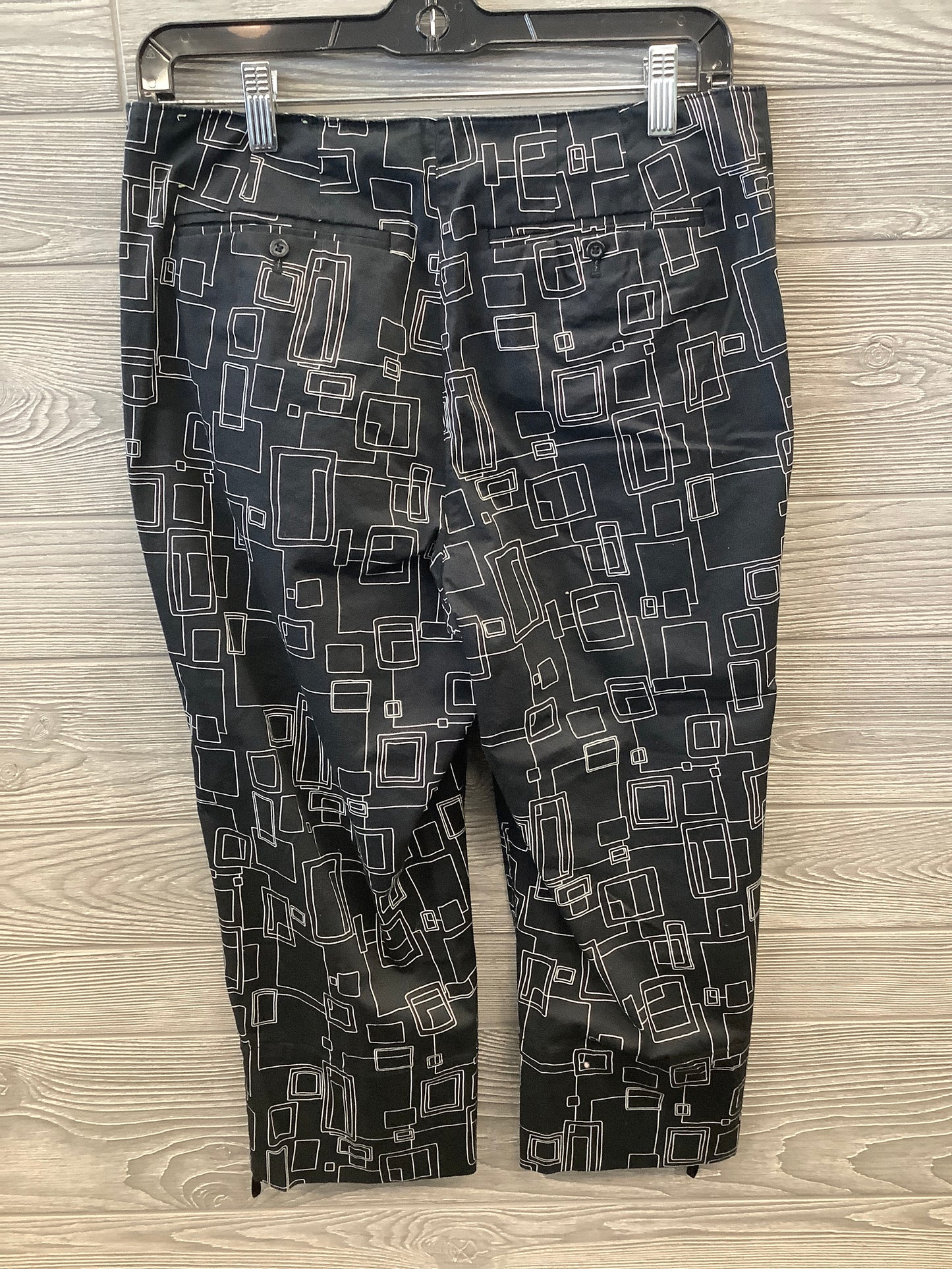 Capris By Liz Golf In Black, Size: 6