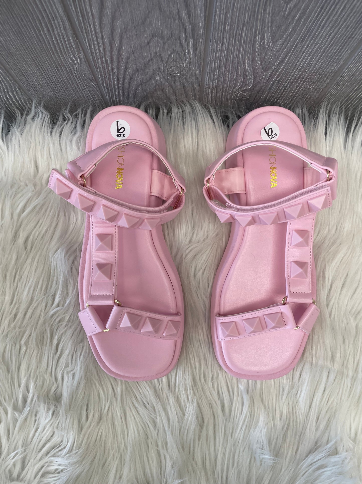 Pink Sandals Flats Fashion Nova, Size 9