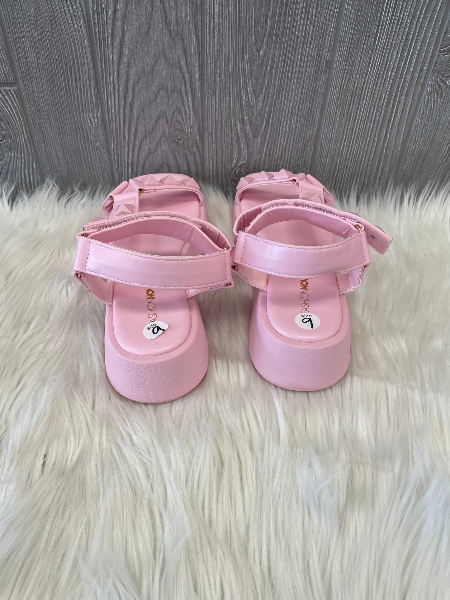 Pink Sandals Flats Fashion Nova, Size 9