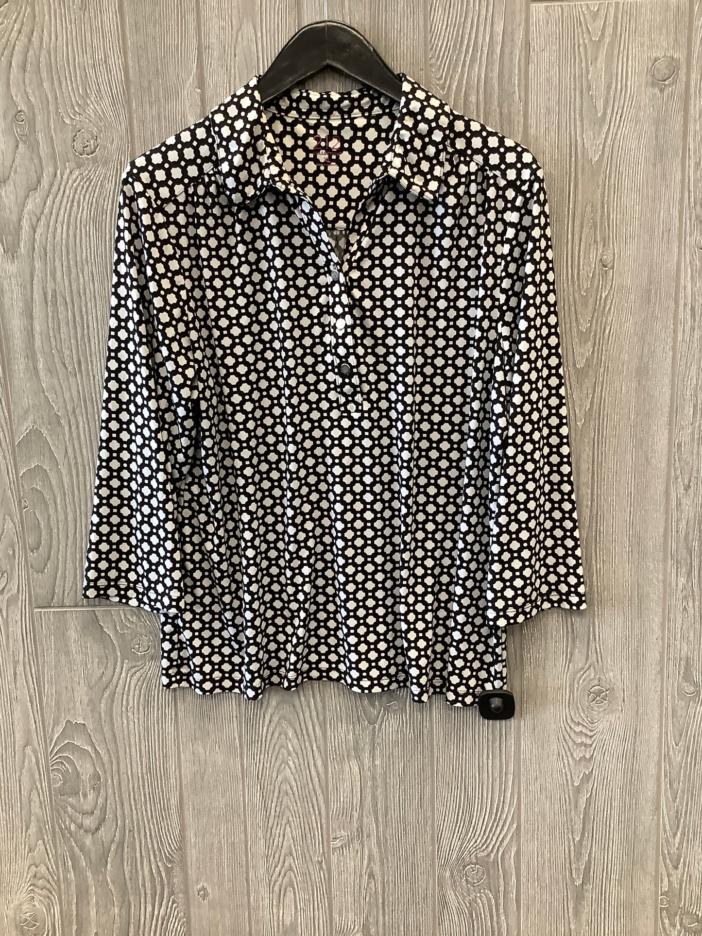 Black & White Top Long Sleeve 212 Collection, Size Xl