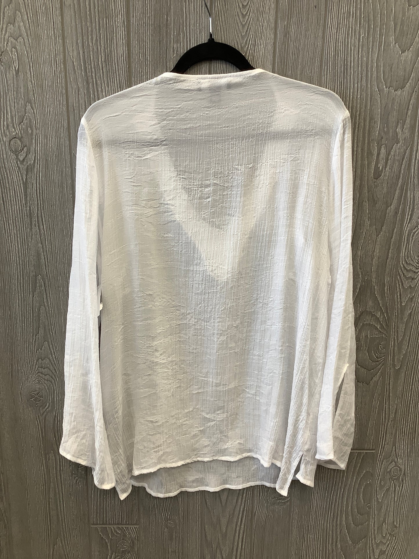 Top Long Sleeve By Clothes Mentor In White, Size: L