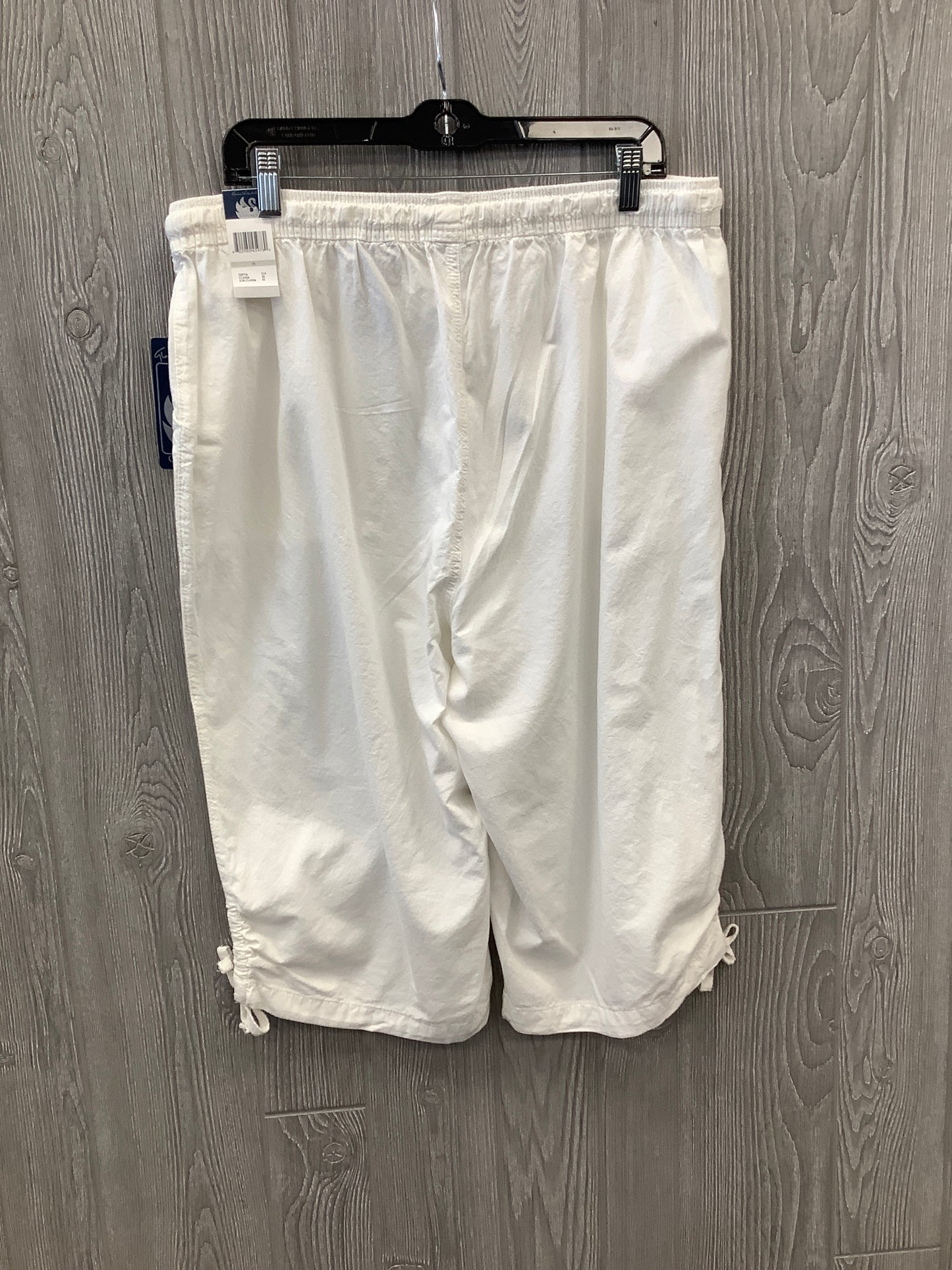 Capris By Gloria Vanderbilt In White, Size: 1x