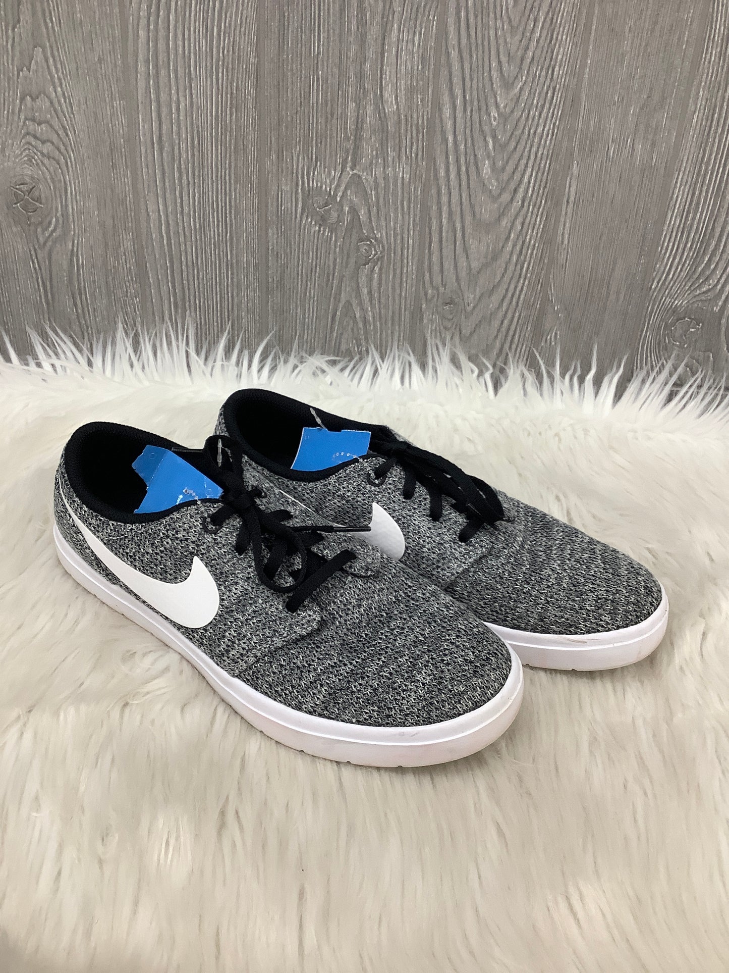 Shoes Athletic By Nike In Grey, Size: 8