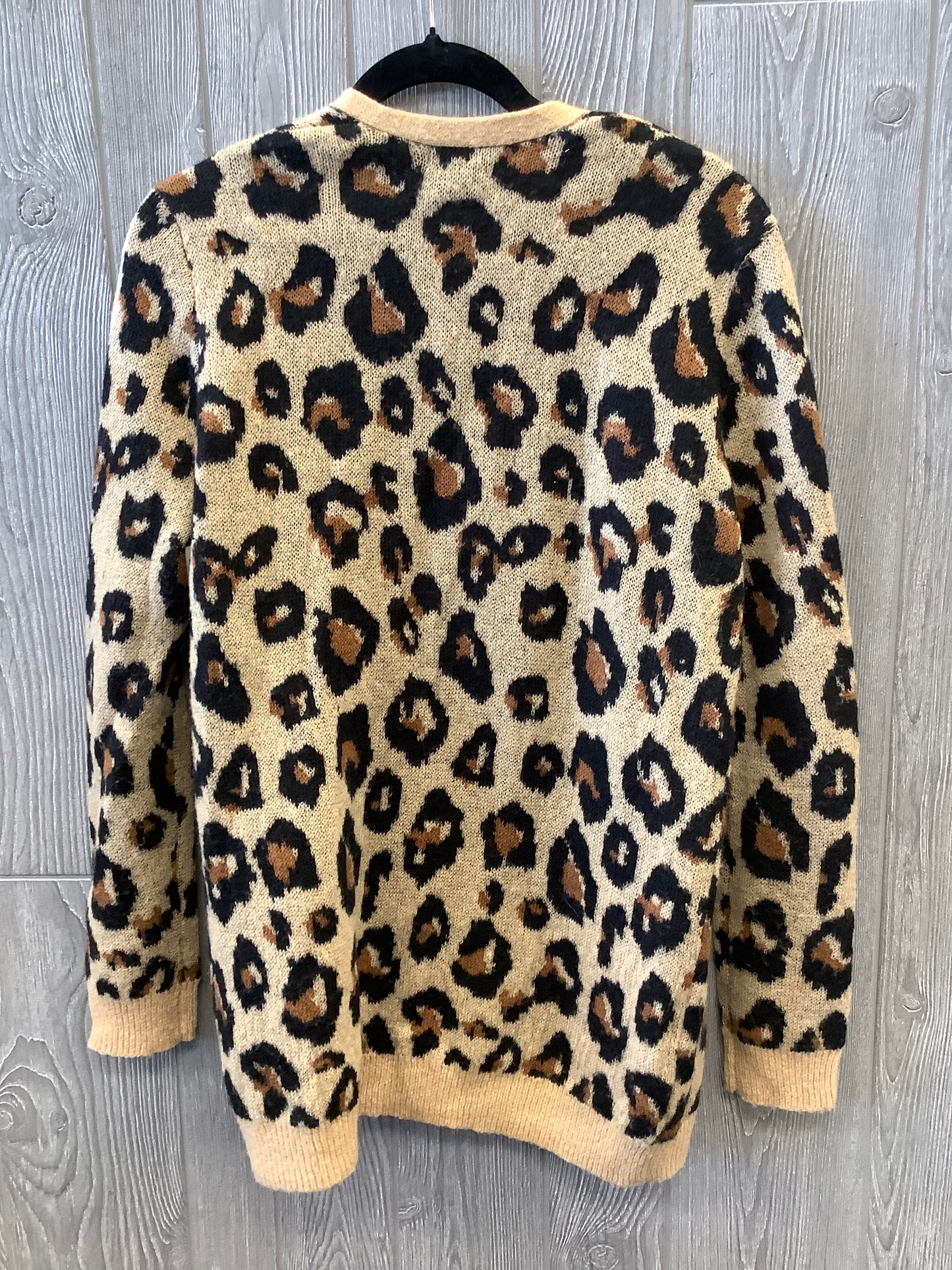 Sweater Cardigan By Clothes Mentor In Animal Print, Size: M