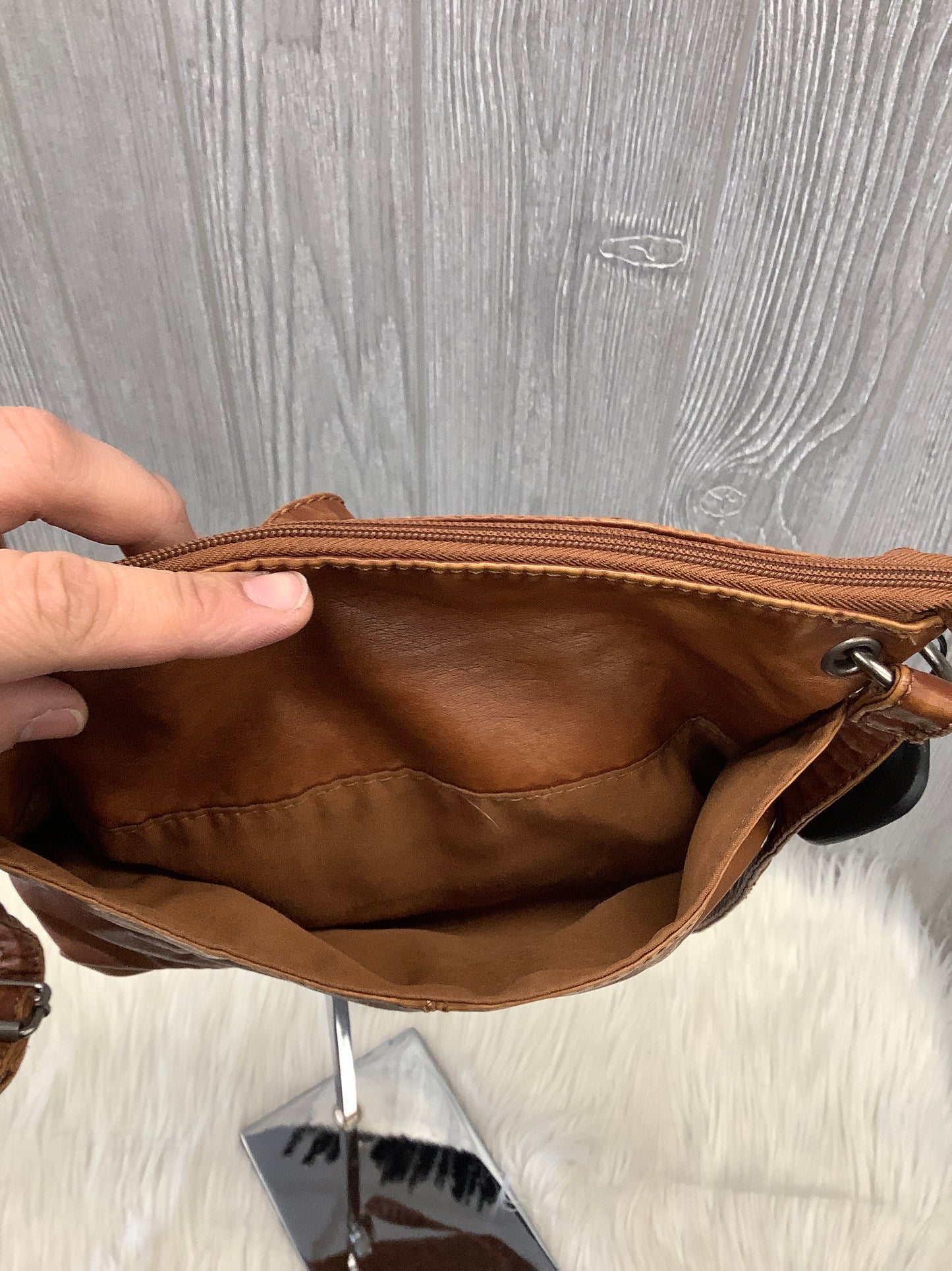 Handbag By Clothes Mentor, Size: Medium