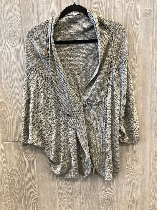 Sweater Short Sleeve By Clothes Mentor In Grey, Size: Xs