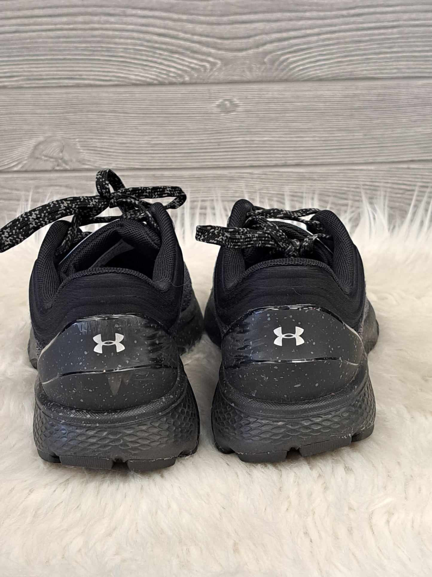 Shoes Athletic By Under Armour In Grey, Size: 6.5