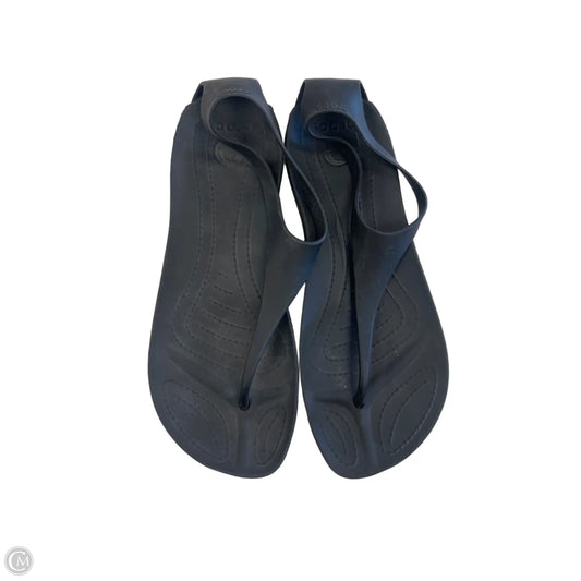 Sandals Flats By Crocs In Black, Size: 8