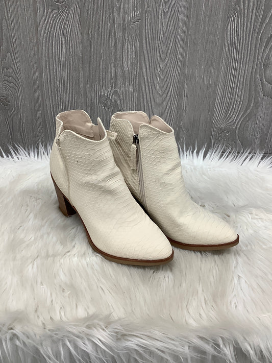 Boots Ankle Heels By Maurices In Cream, Size: 9.5