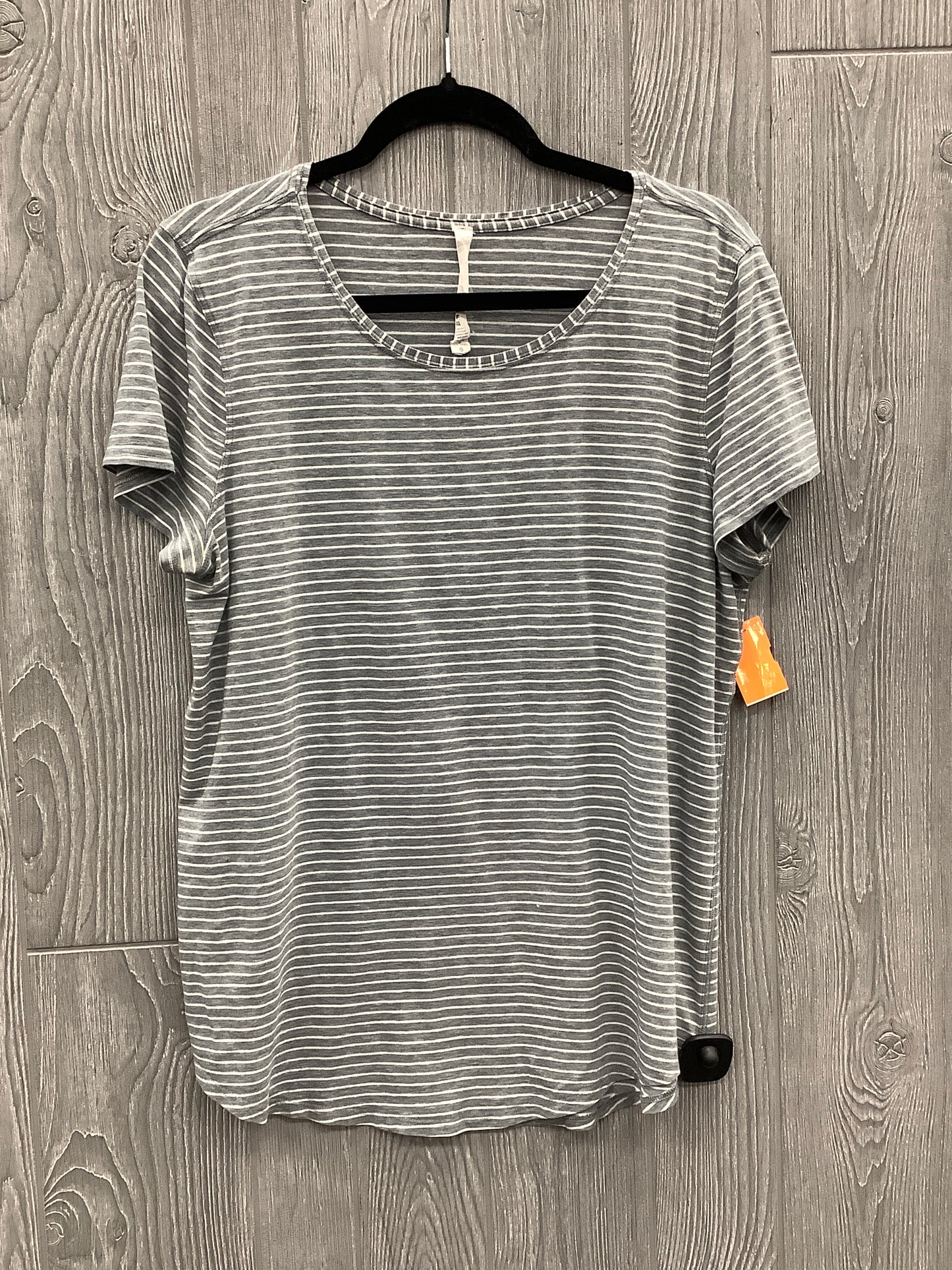 Athletic Top Short Sleeve By Lululemon In Grey, Size: L