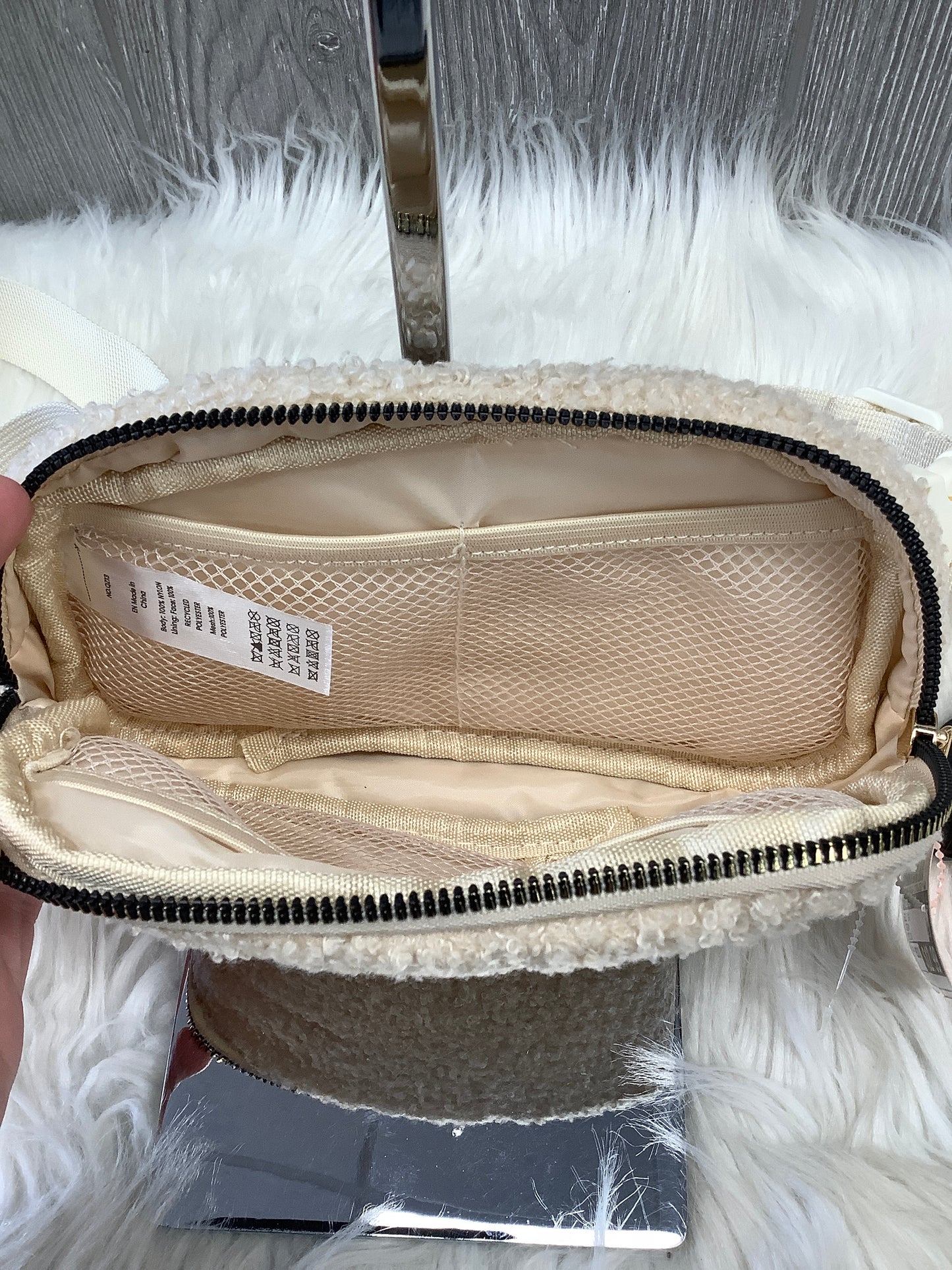 Belt Bag By Clothes Mentor, Size: Medium