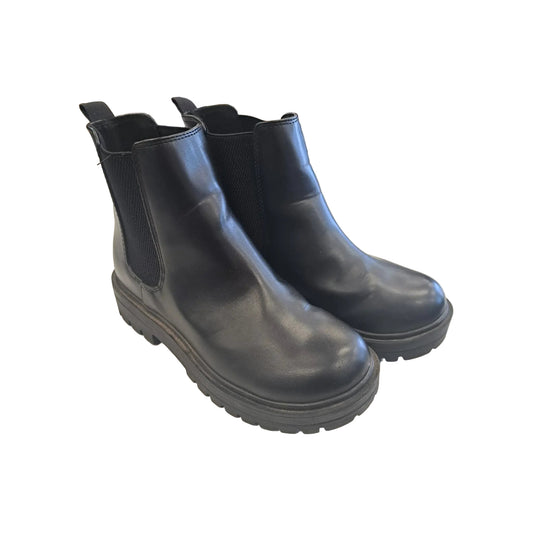 Boots Ankle Flats By Soda In Black, Size: 8.5