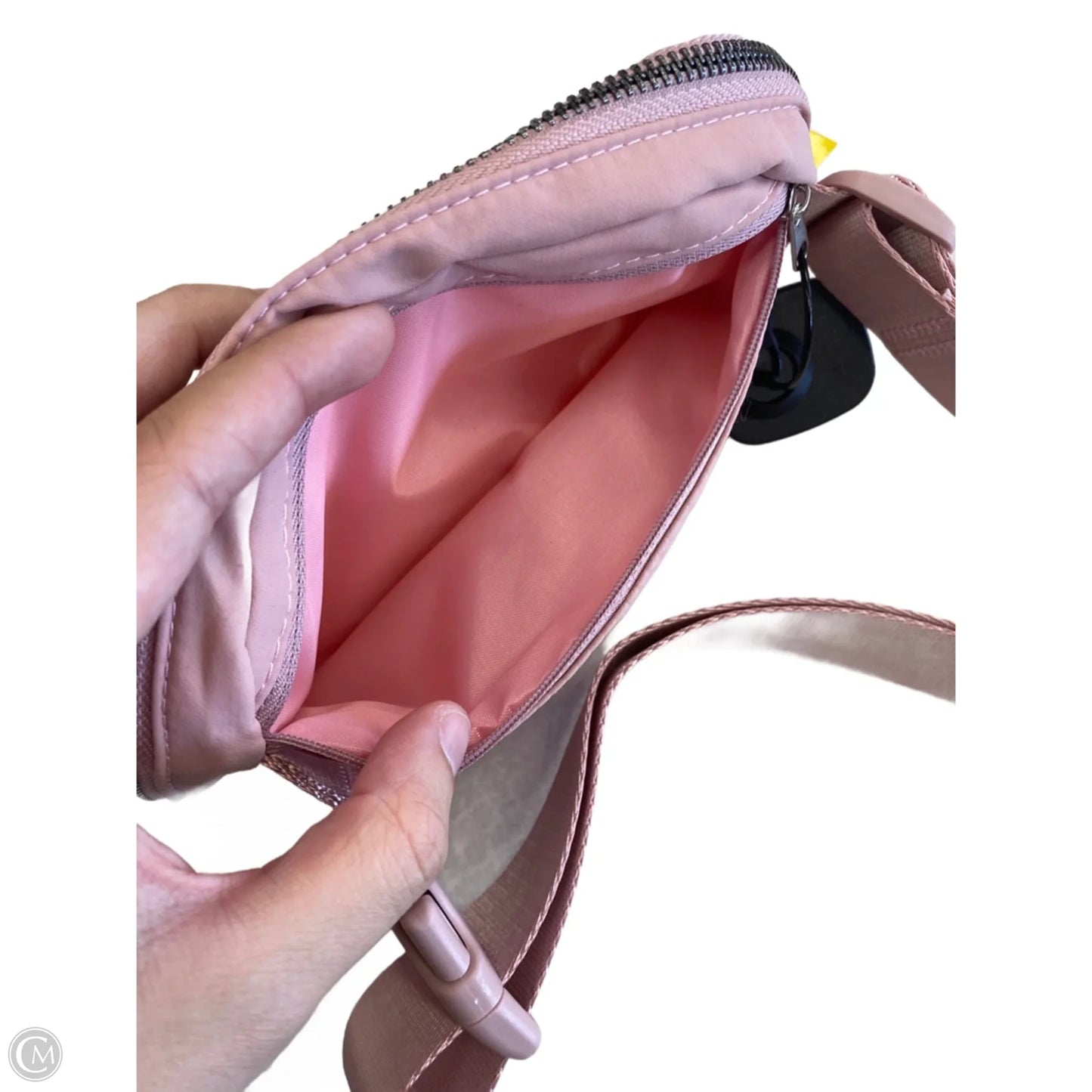 Belt Bag By Clothes Mentor, Size: Medium