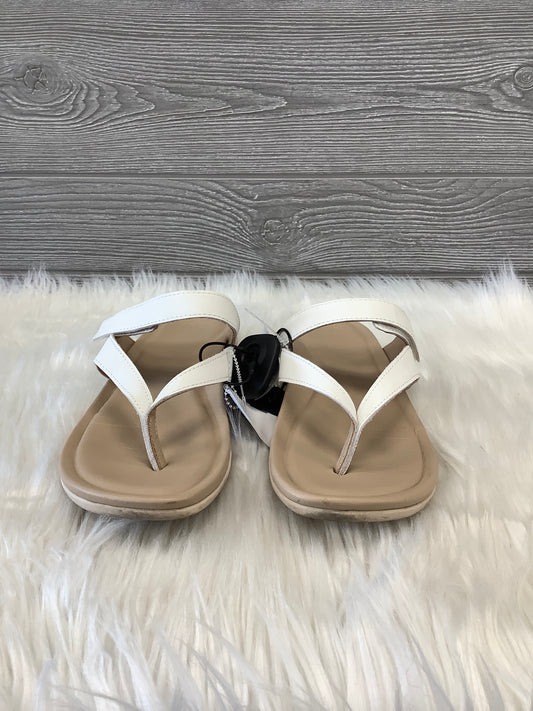 White Sandals Flats Abeo, Size 9