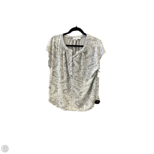 Top Short Sleeve By Rose And Olive In Grey, Size: M