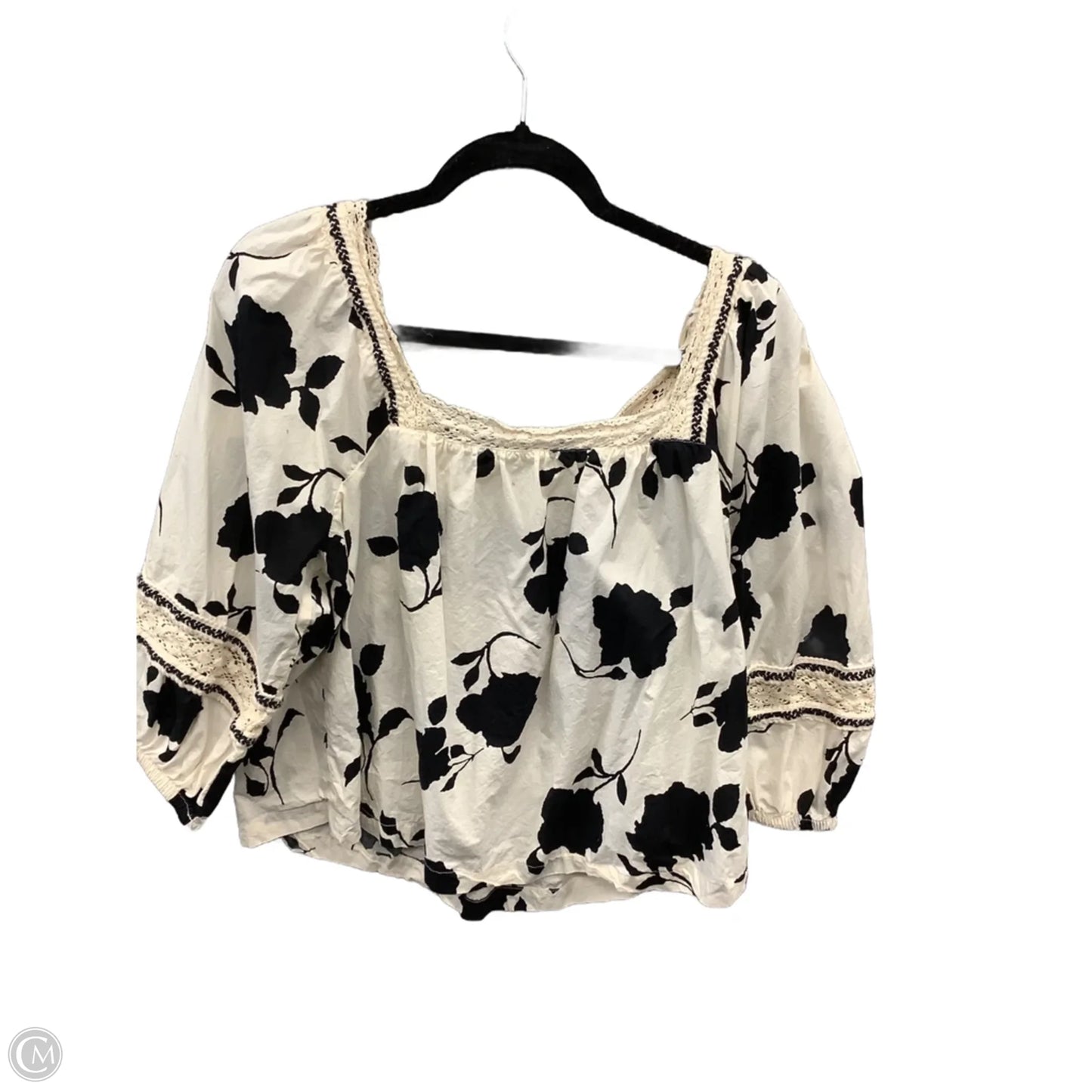 Top Long Sleeve By Maurices In Cream, Size: L