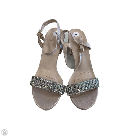 Shoes Heels Block By Clothes Mentor In Silver, Size: 7