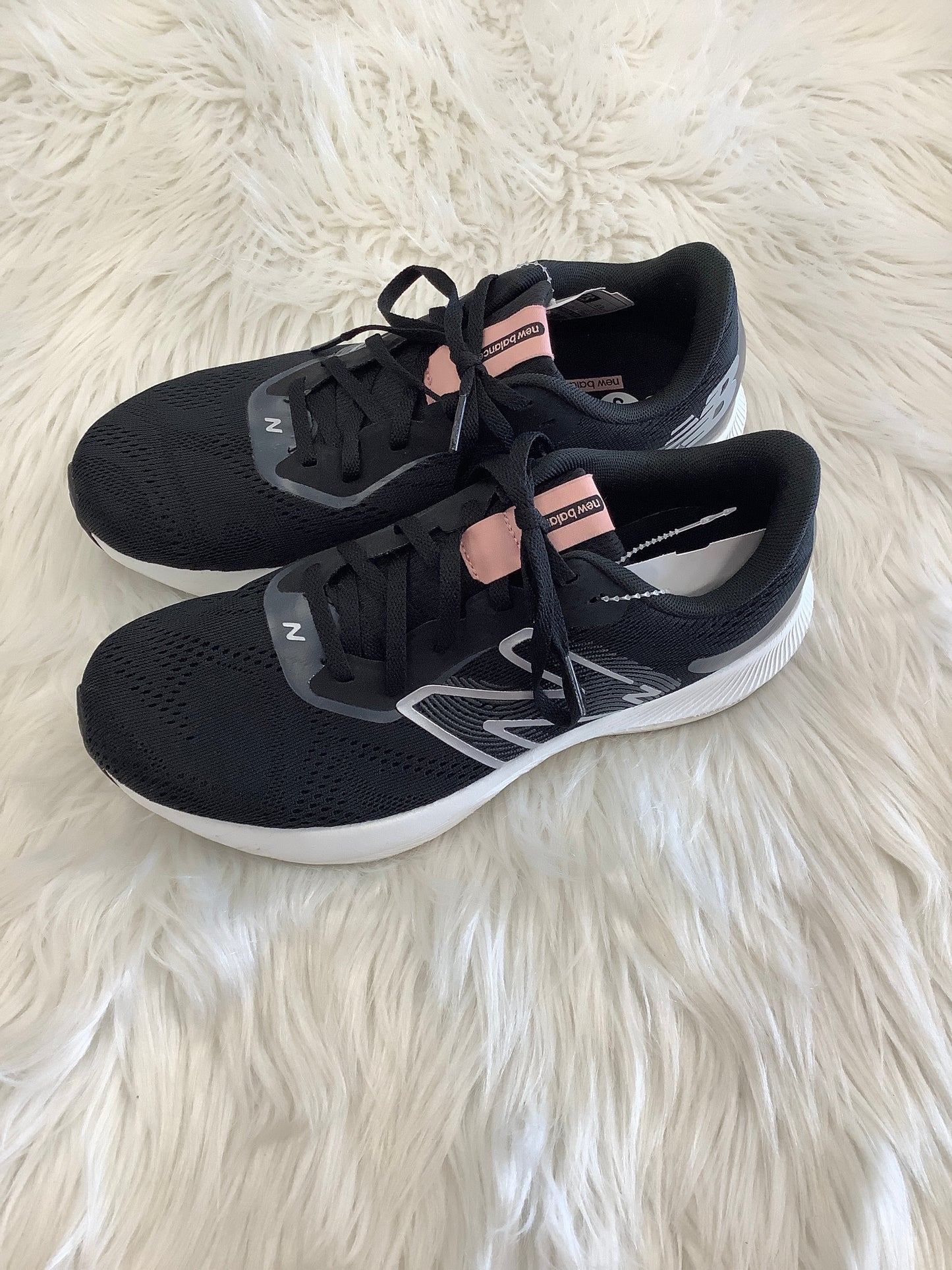 Black Shoes Athletic New Balance, Size 8.5