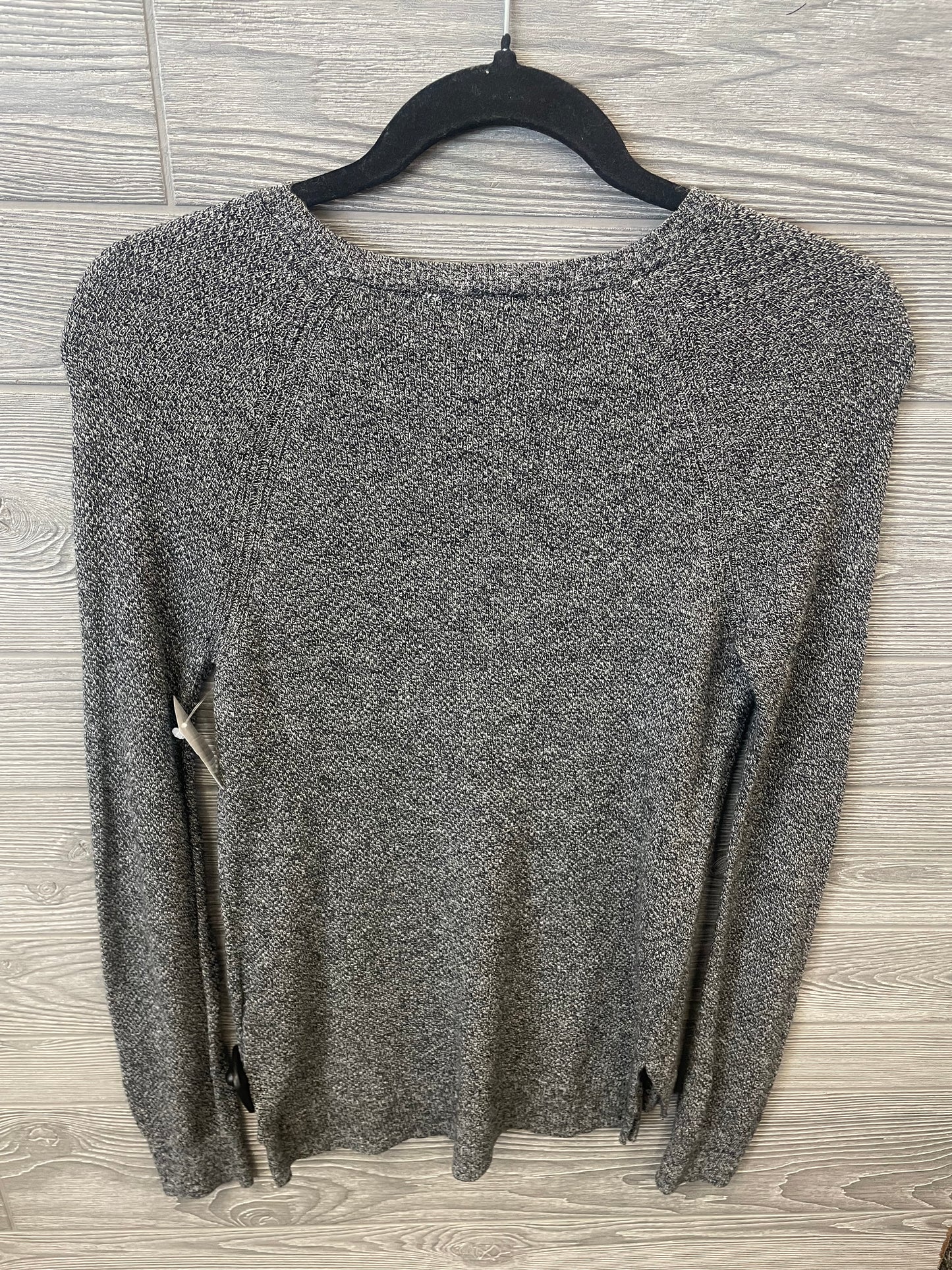 Top Long Sleeve By Gap In Grey, Size: Xs