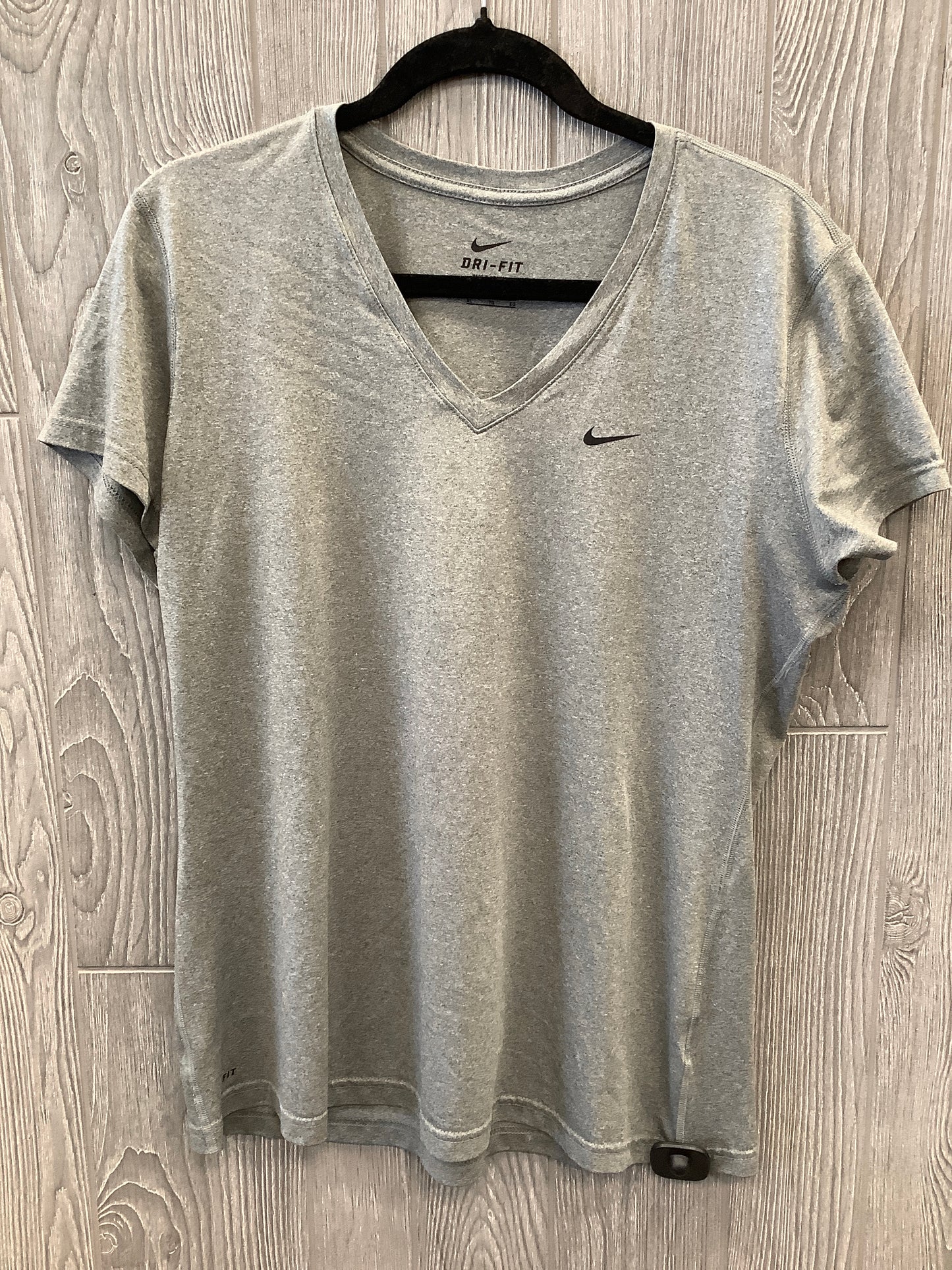 Athletic Top Short Sleeve By Nike Apparel In Grey, Size: Xl