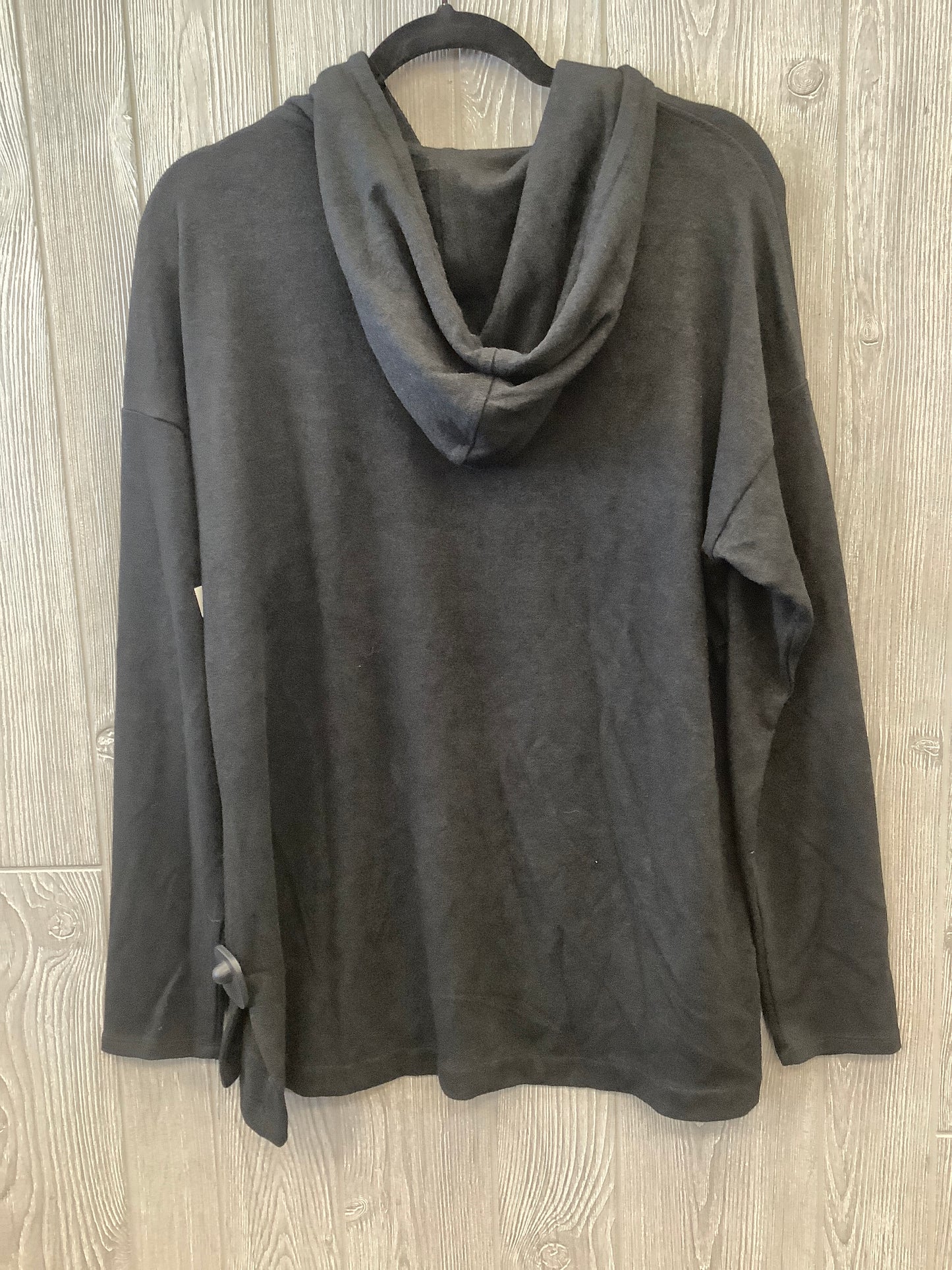 Top Long Sleeve By Clothes Mentor In Black, Size: L