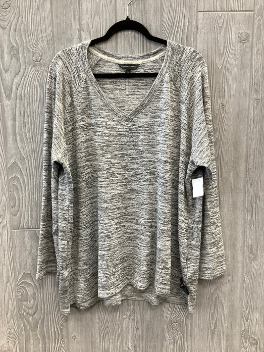 Top Long Sleeve By Banana Republic In Grey, Size: Xxl