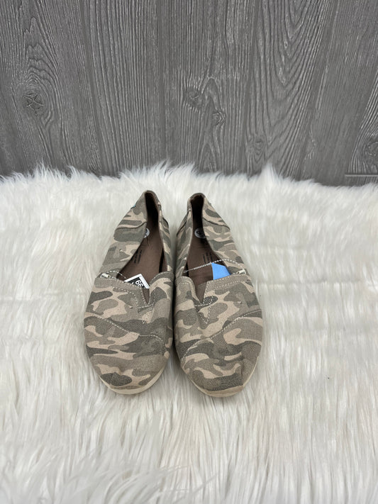 Shoes Flats By Toms In Camouflage Print, Size: 6.5